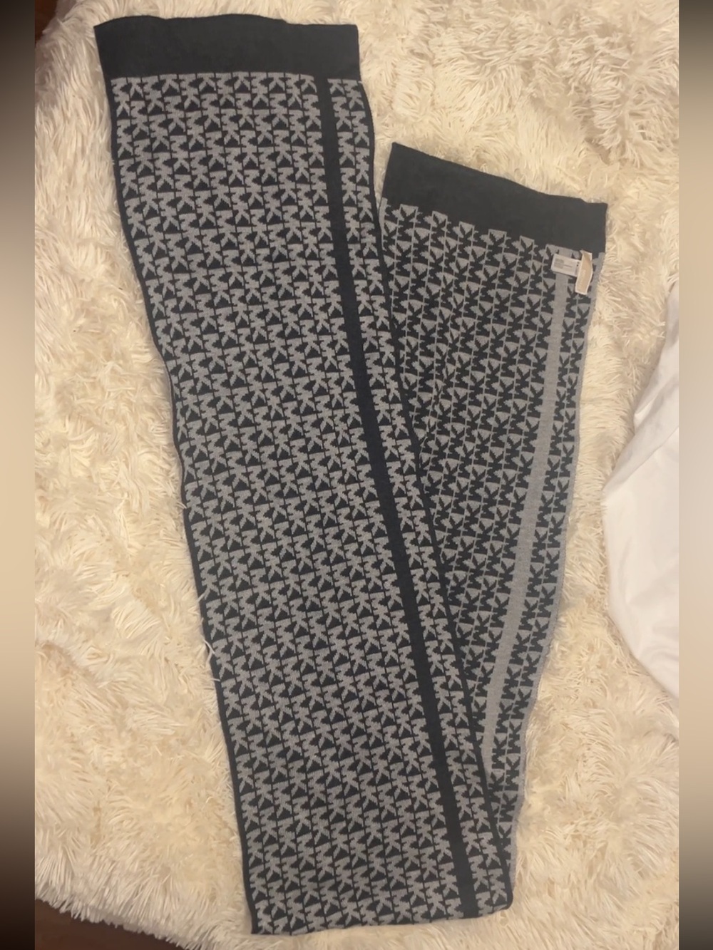 Michael kors knit scarf gray and black